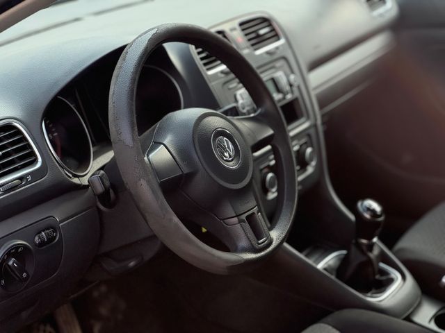 Fahrzeugabbildung Volkswagen Golf 1.6 TDI 4MOTION Comfortline Variant