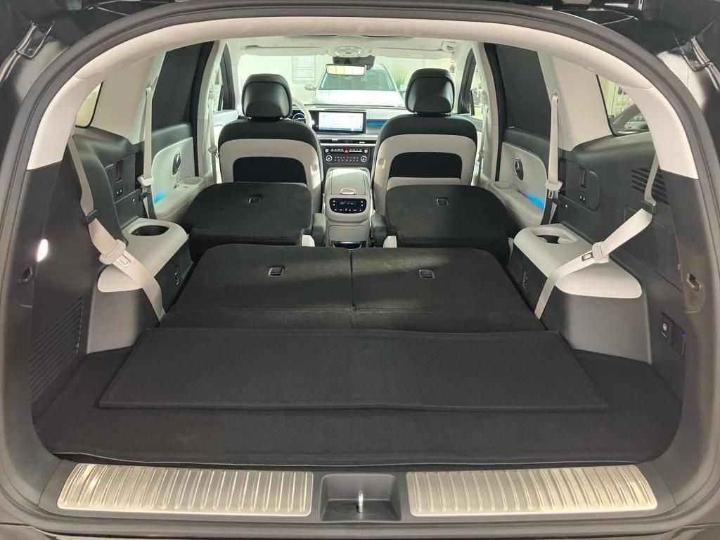 Fahrzeugabbildung Hyundai IONIQ 9 (6-Sitzer) 4WD 110kWh Uniq Pano HUD PDC