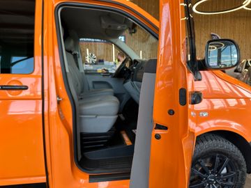 MYAUTOCENTER – Gebraucht- und Jahreswagen mit Werkstattservice in Pfaffenhofen Volkswagen T5 Transporter Kasten *AHK*SitzHZ*StandHZ*Klima*
