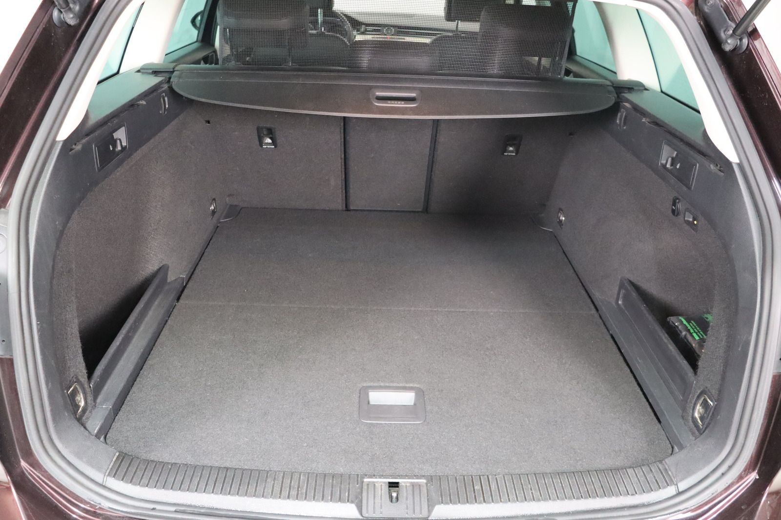 Fahrzeugabbildung Volkswagen Passat 4MOTION * Navi * LED * Massage