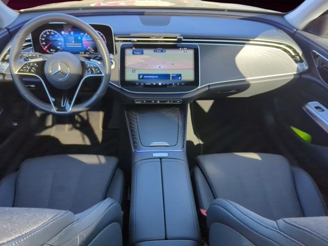 E 220 dT n.Modell PANO AHK NAVI DIST LED KEYLESS
