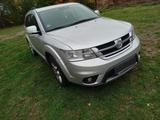 Fiat Freemont 2.0 16V Multijet 140 PS Urban TÜV 10/27 - silberne Fiat Freemont