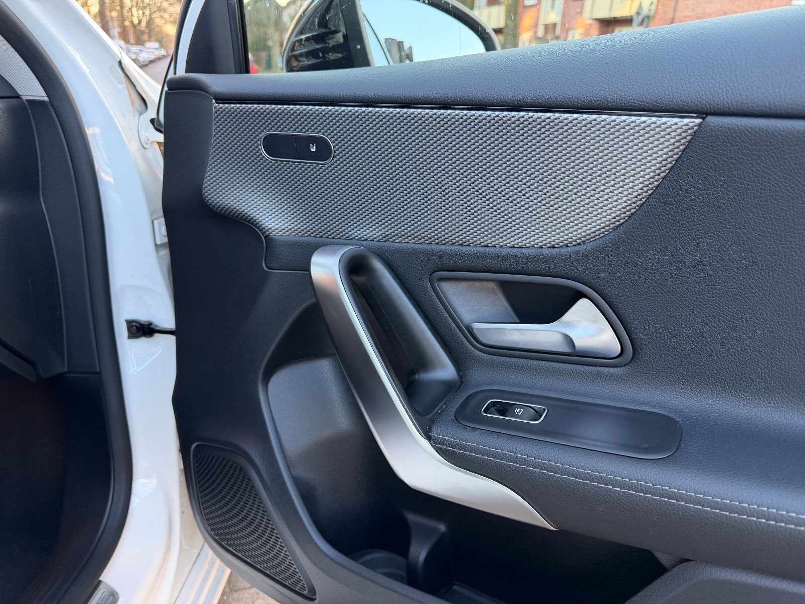 Fahrzeugabbildung Mercedes-Benz A 220 Night Paket*LED*KAMERA*TEMPO*SITZHEIZ*PDC*