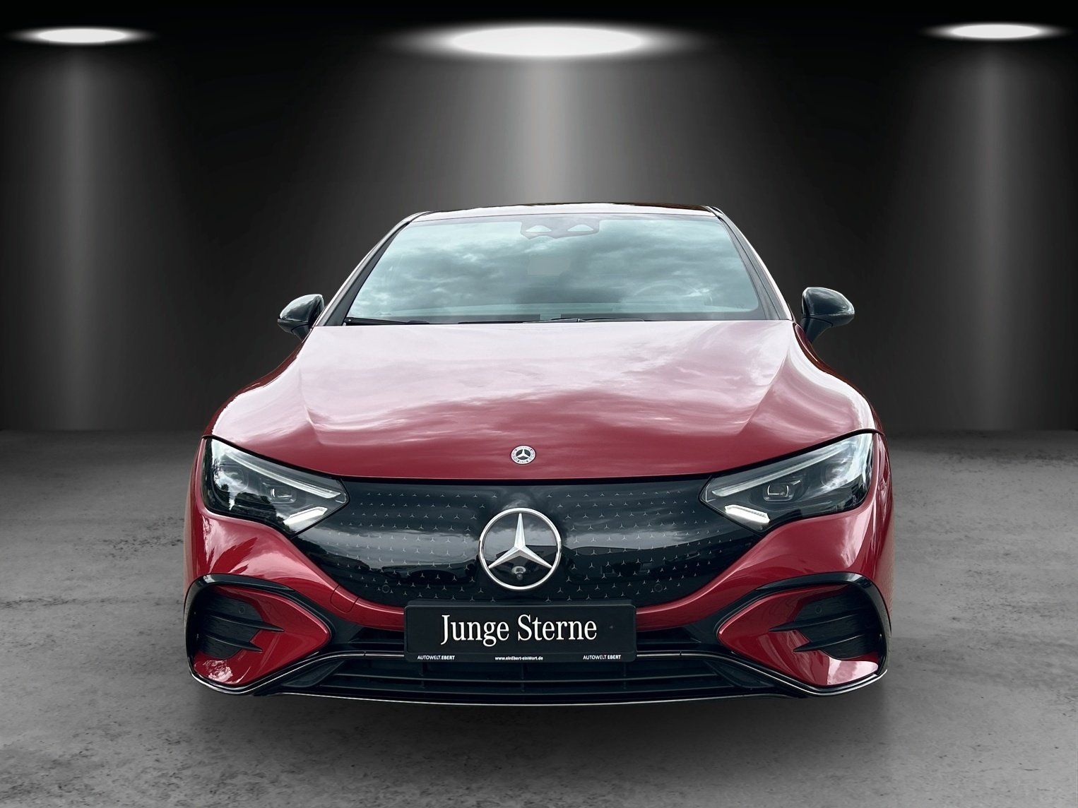 Fahrzeugabbildung Mercedes-Benz EQE350 AMG Prem AIRMATIC Memo DISTRO AHK 4,5°HAL