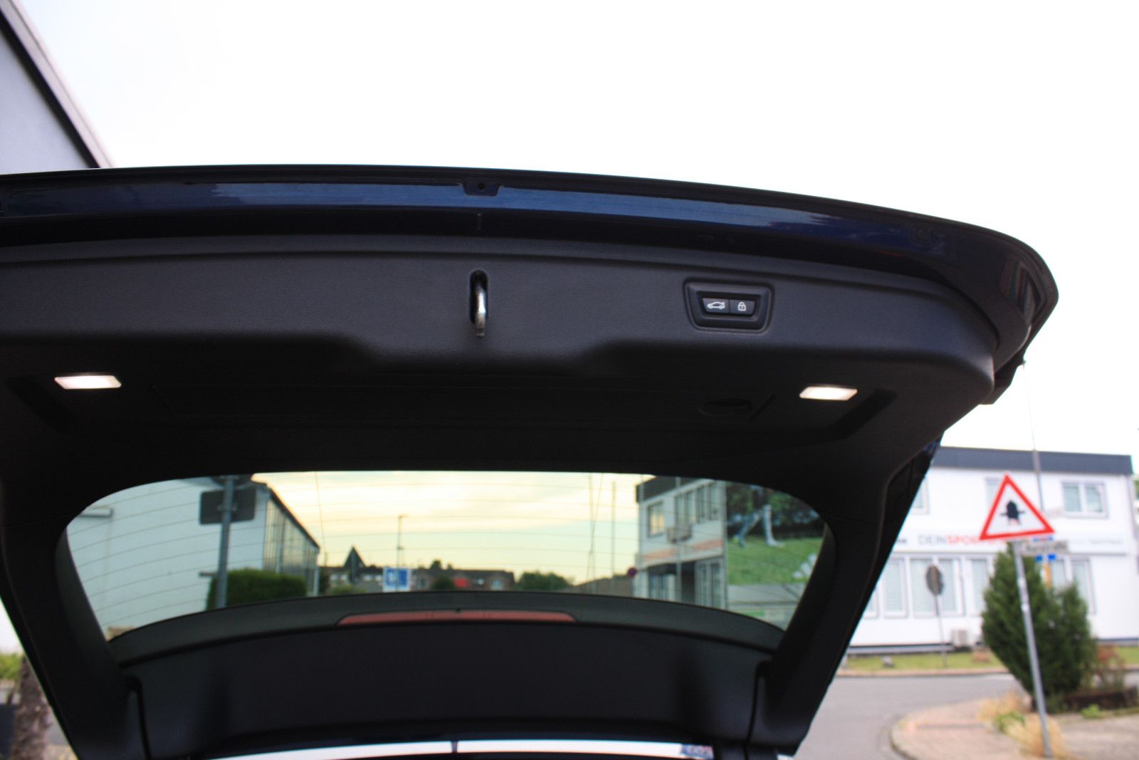 BMW 330 3 Touring 330 e xDrive Sport Line foto 12