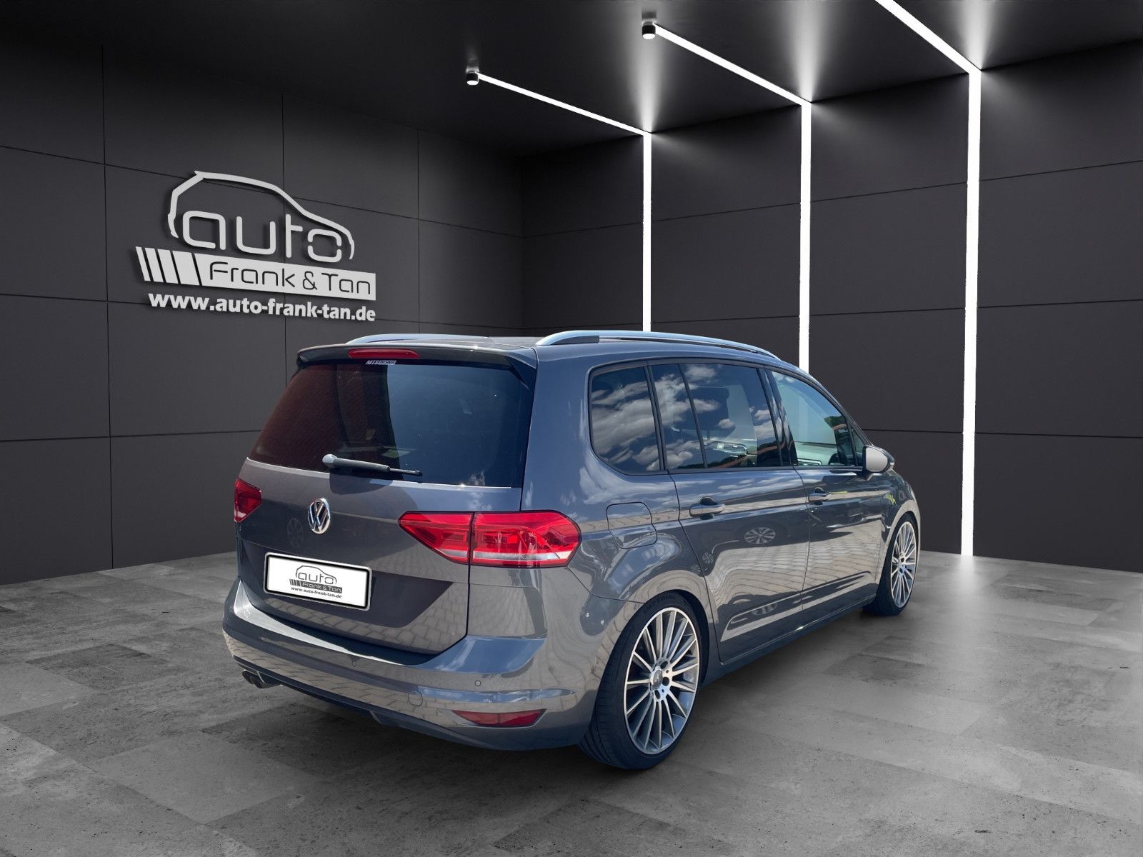 Fahrzeugabbildung Volkswagen Touran Comfortline AHK*Shzg*Tempo*Nebel