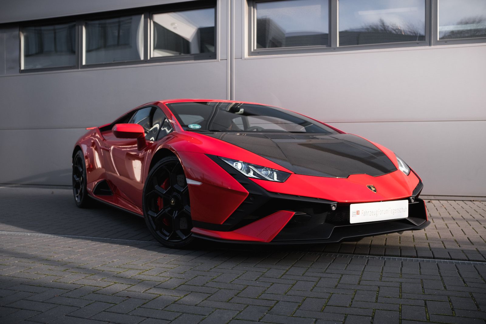 Fahrzeugabbildung Lamborghini Huracán Tecnica - Rosso Mars-Carbon-Lift-DAB