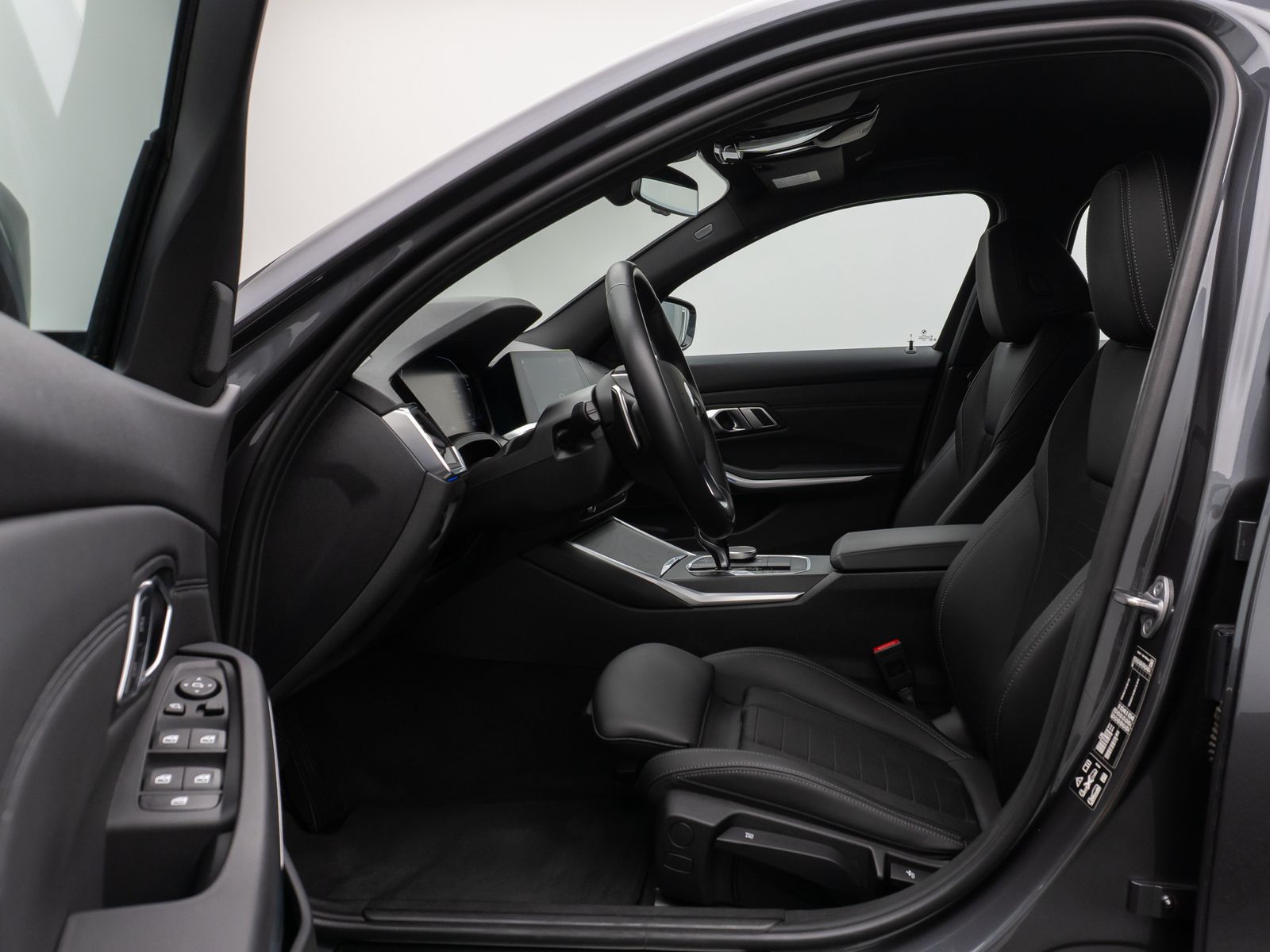Fahrzeugabbildung BMW 330i xD SportLine DAB HiFi PDC Alarm LED M Sport