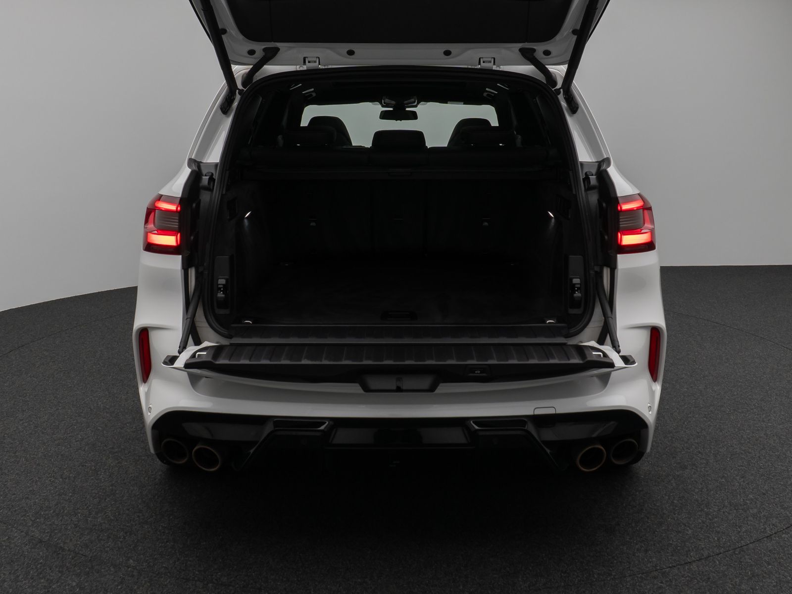 Fahrzeugabbildung BMW X5 M  Competition Panorama Laser 360°B&W SoftCL