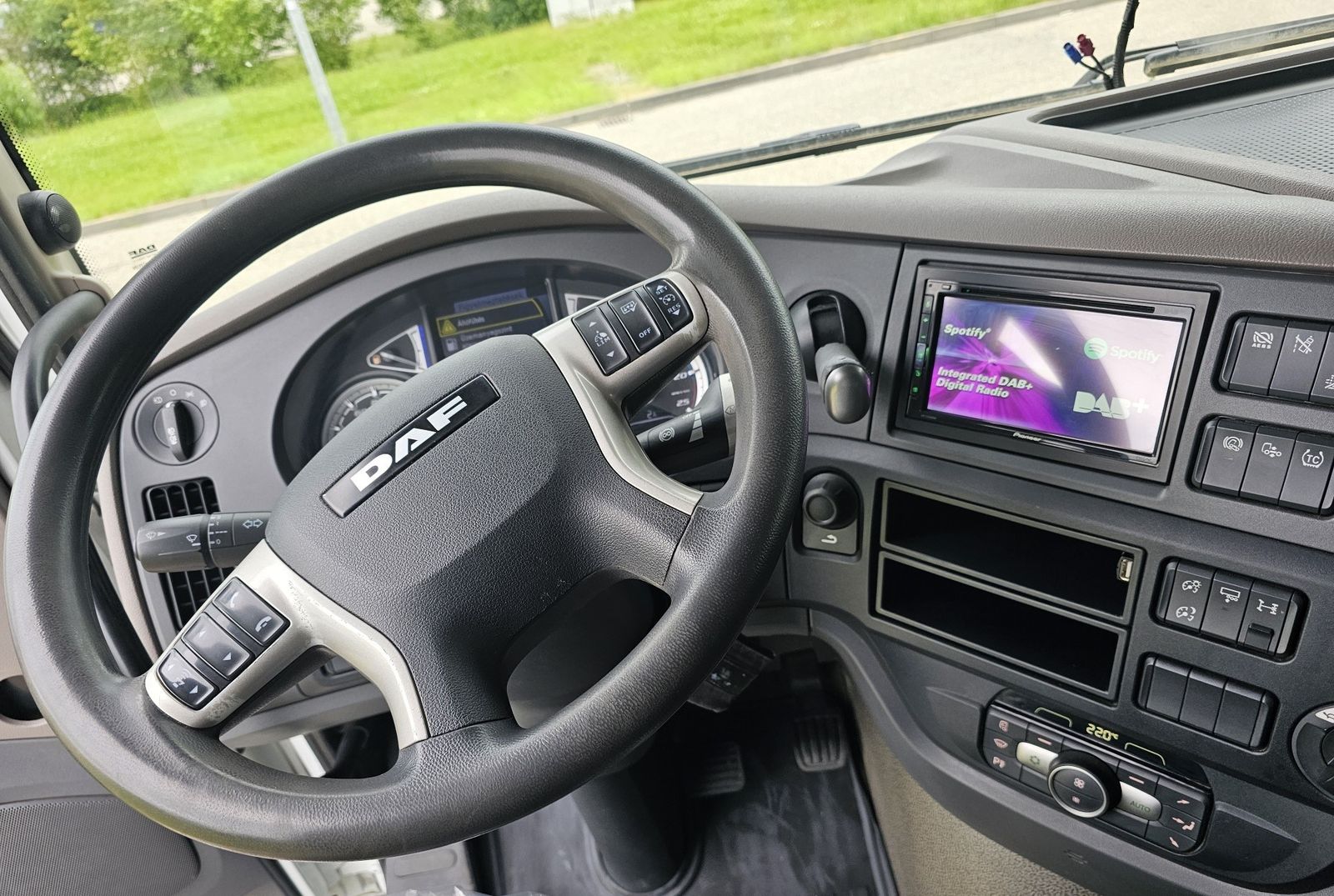 Fahrzeugabbildung DAF FT XF 480 SC Kipphydraulik