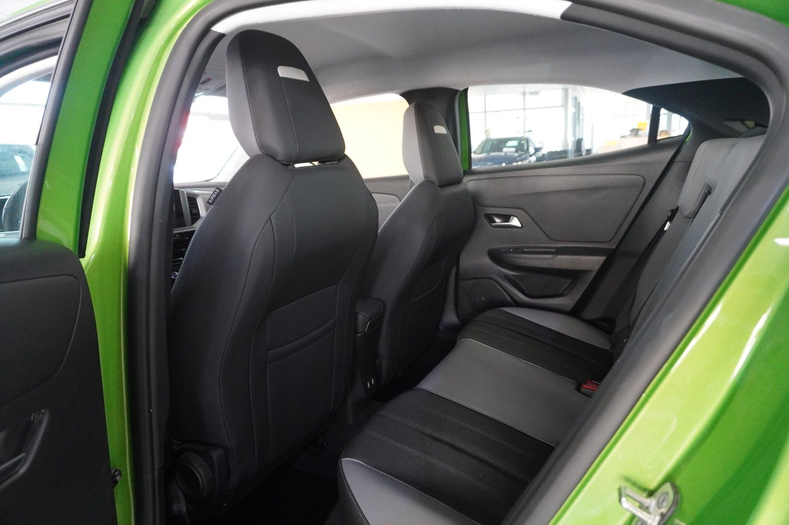 Fahrzeugabbildung Opel Mokka-e ELEGANCE 3-PHASIG NAVI/LED/KAMERA/DAB+