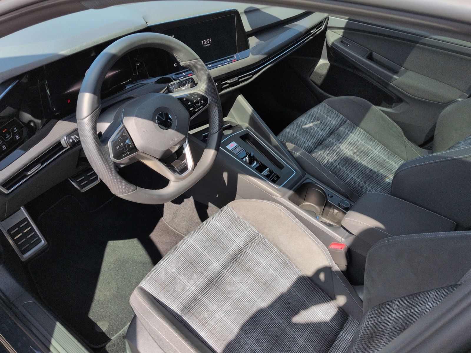 Golf VIII GTD 2.0 TDI DSG PANO+KEYLESS+19"+