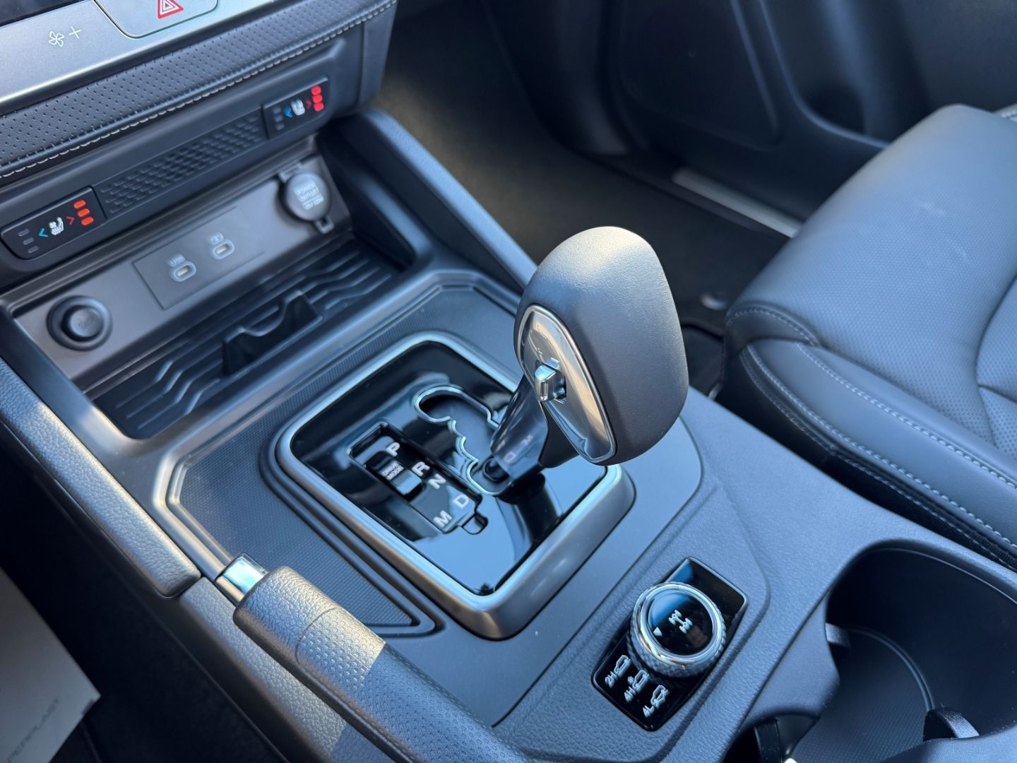 Fahrzeugabbildung KGM Musso Grand 2.0 Lux 4WD Ledersitzpaket +Kamera