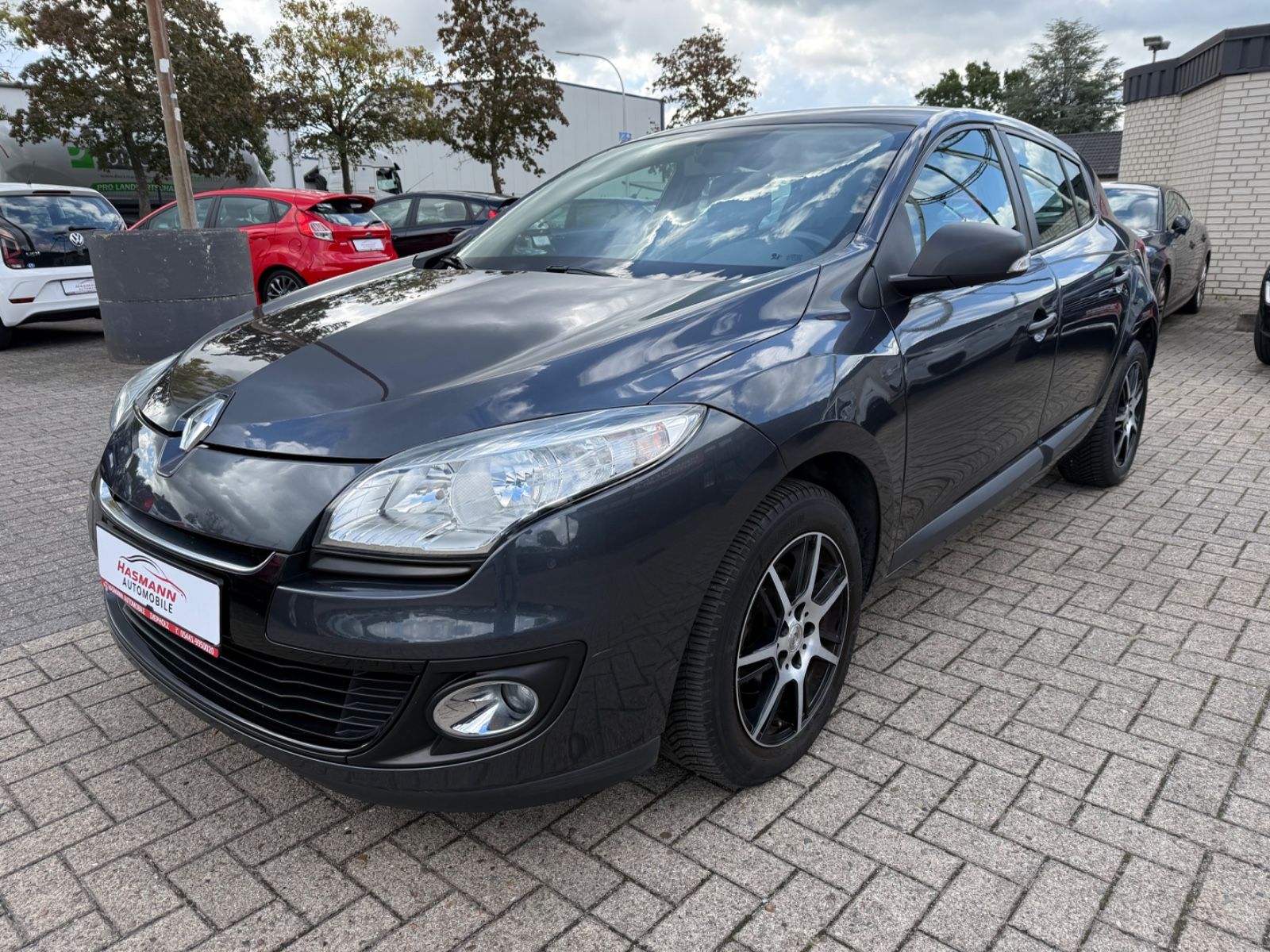 Megane III Lim. 5-trg.Tomtom Edition*NUR 76000KM
