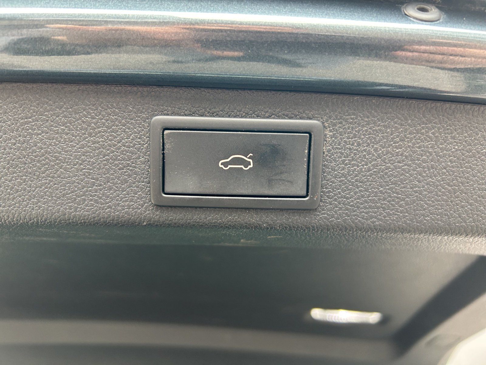 Fahrzeugabbildung SKODA Superb Combi 2.0 TDI Sportline/PANO/ACC/VIRTUAL/