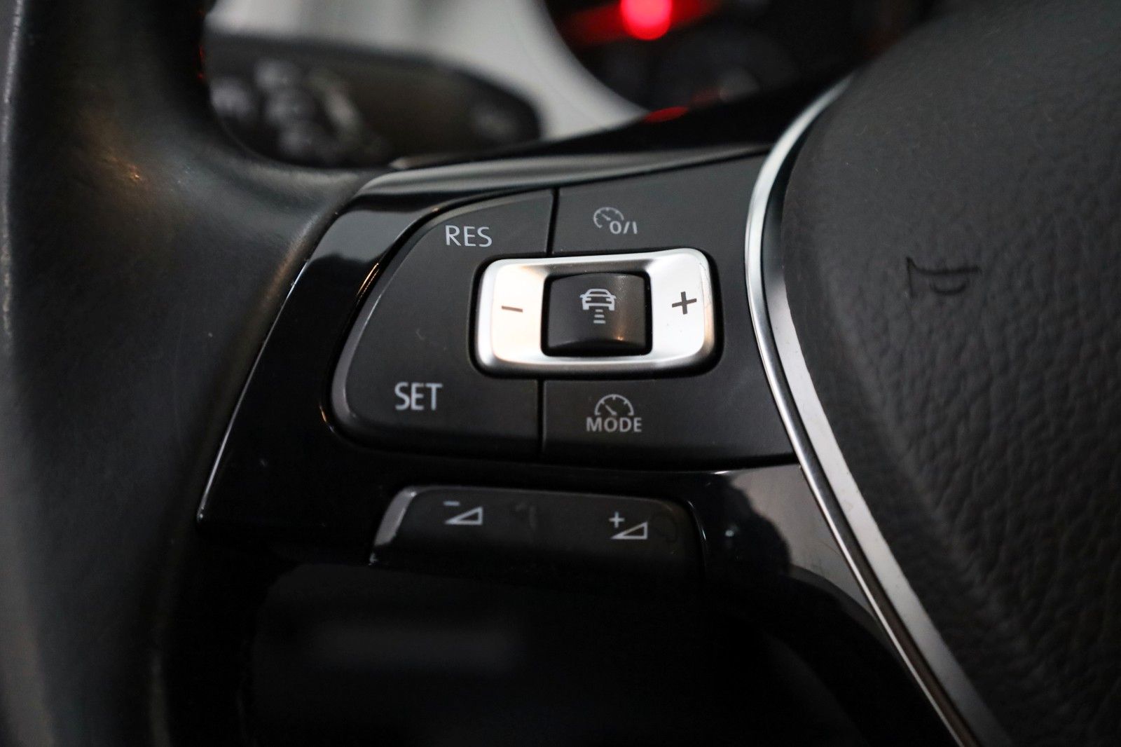 Fahrzeugabbildung Volkswagen Golf VII Variant Comfortline T.Leder,Navi,Xenon