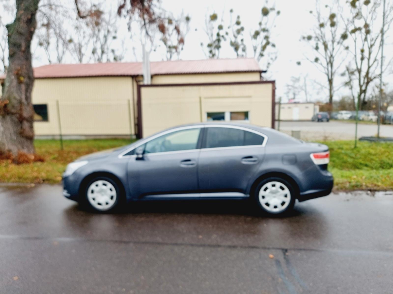 Toyota Avensis Executive 1.8 Valvemat. Automatik