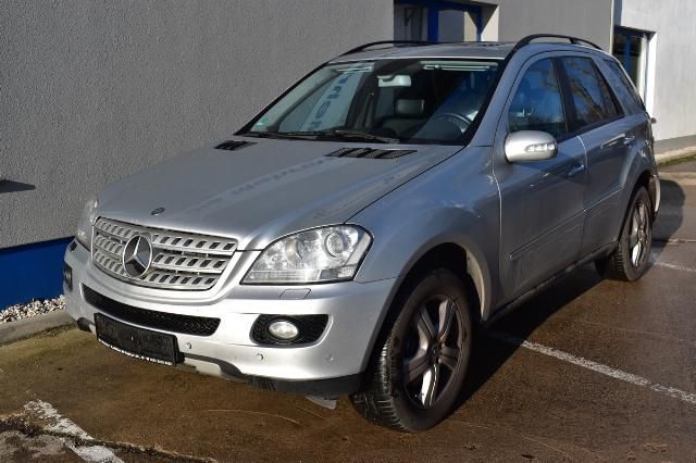 Mercedes-Benz ML 320 CDI 4MATIC AHZV LEDER LUFT NAVI