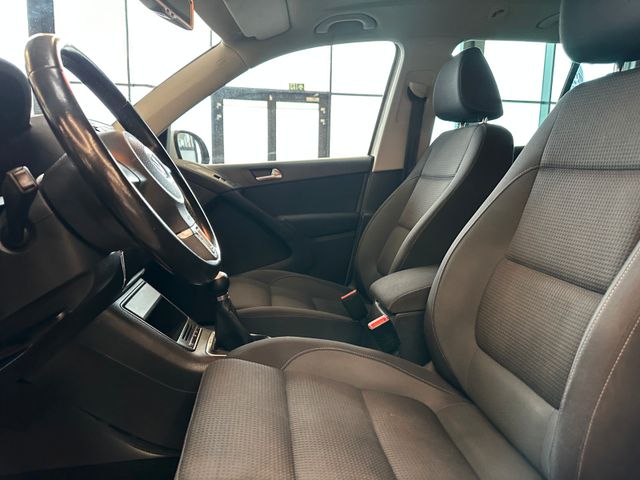 Volkswagen Tiguan Team 4Motion *2. Hand*Klima*SHZ*AHK*PDC*