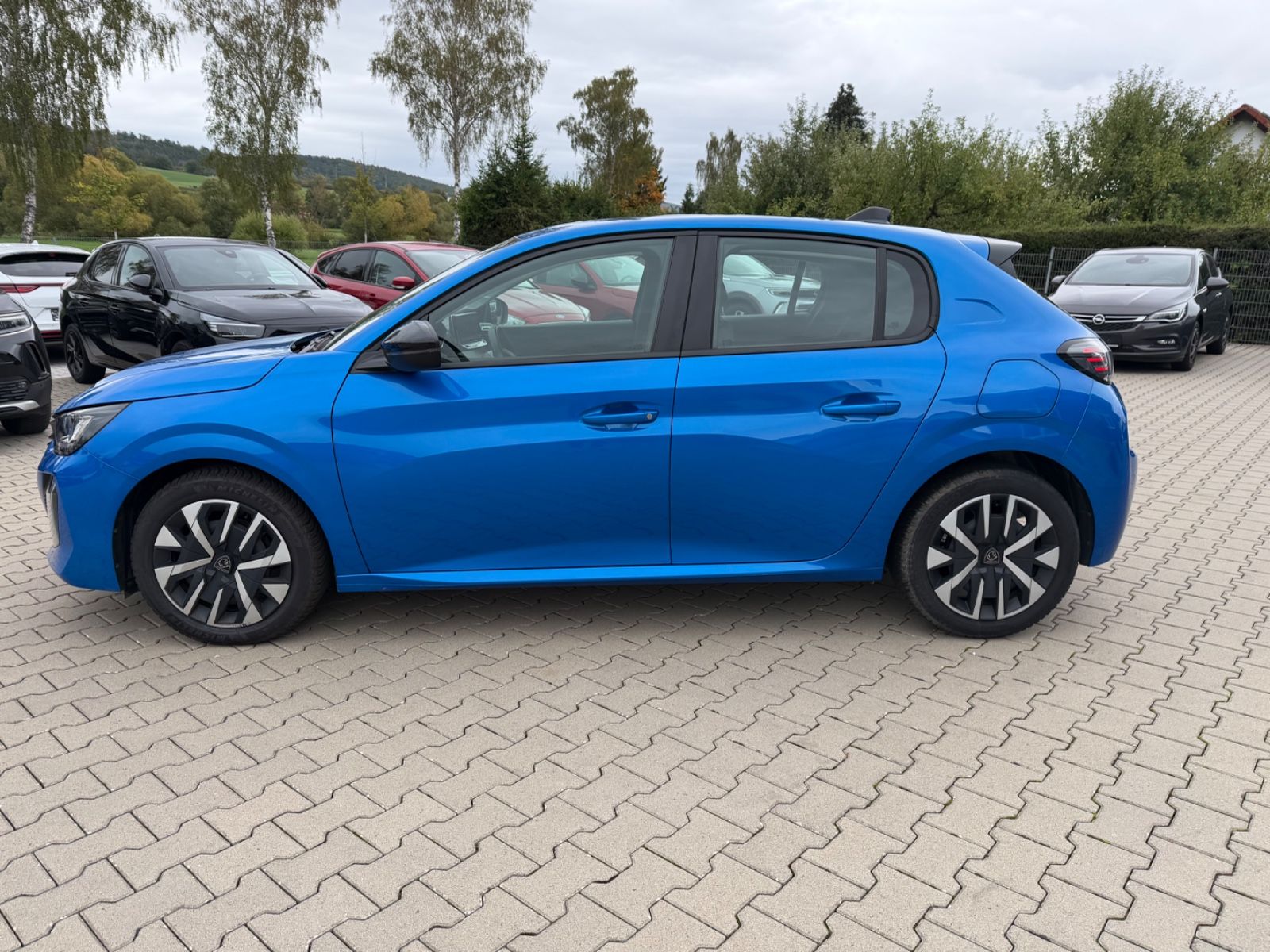 Fahrzeugabbildung Peugeot 208 Active°1.Hand°LED°Navi°PDC°ALU°