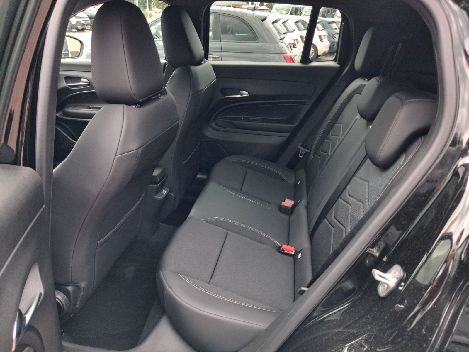 Fahrzeugabbildung Jeep Avenger Altitude Mild-Hybrid Black Edition