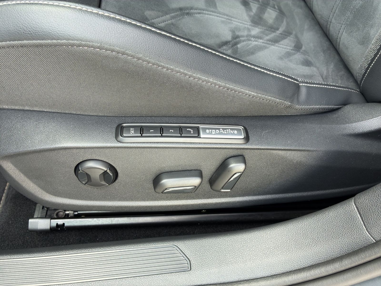 Golf VIII 1.5 TSI STYLE *MATRIX*NAVI*HUD*RFK*