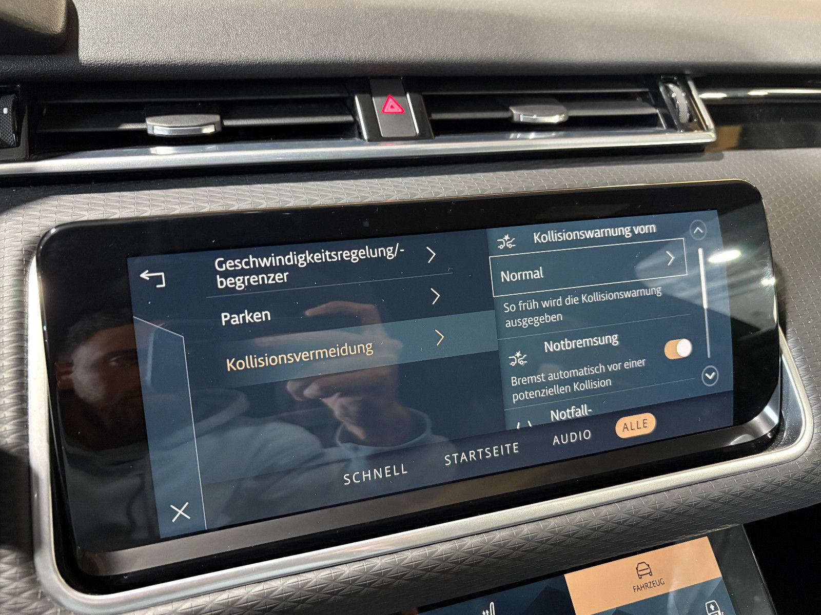 Fahrzeugabbildung Land Rover Range Rover Velar/360*KAM/LED/APPLE/LEDER/