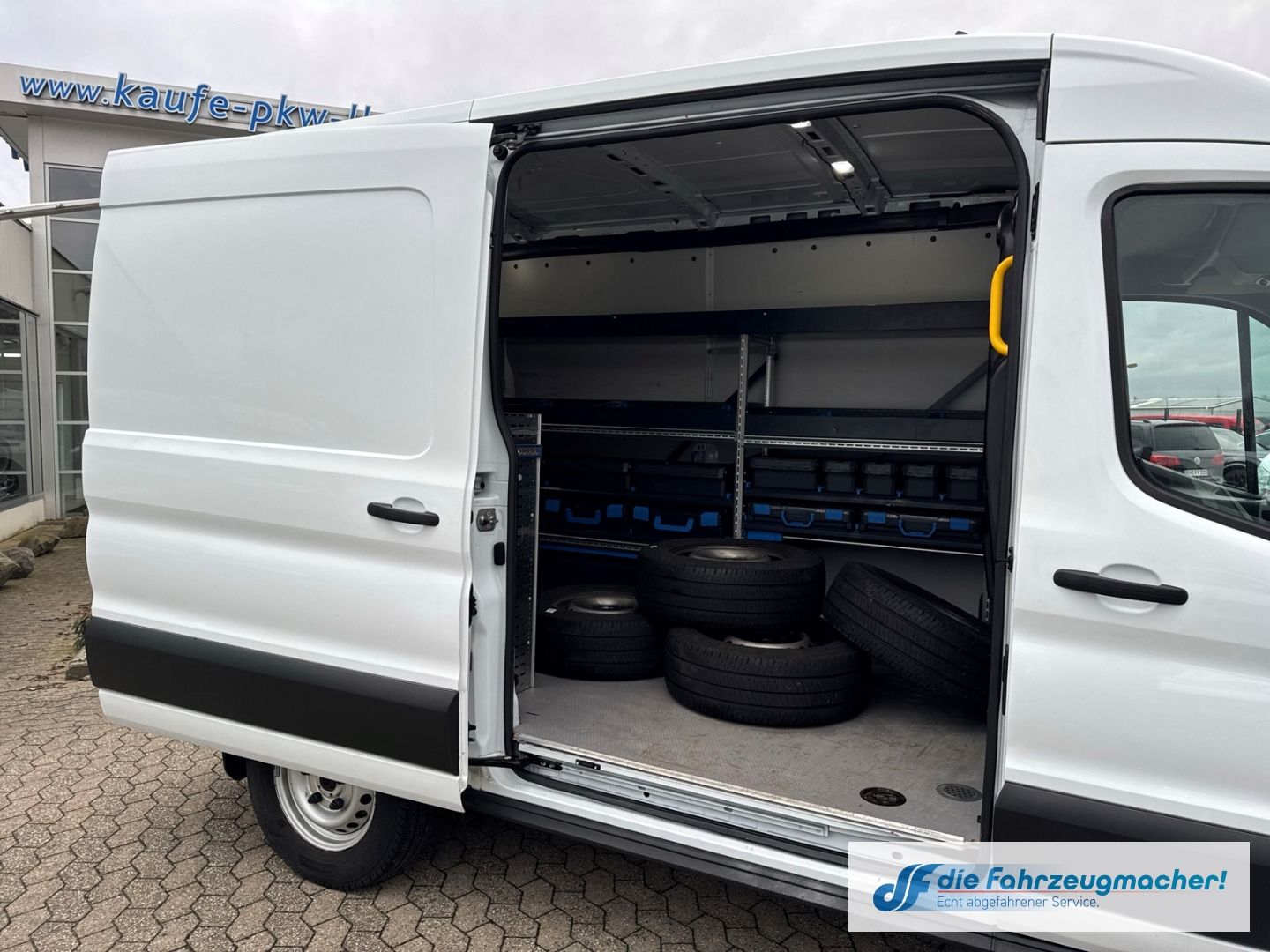 Fahrzeugabbildung Ford Transit Kasten Werkstatteinr. L2 3,5t Navi CarPl