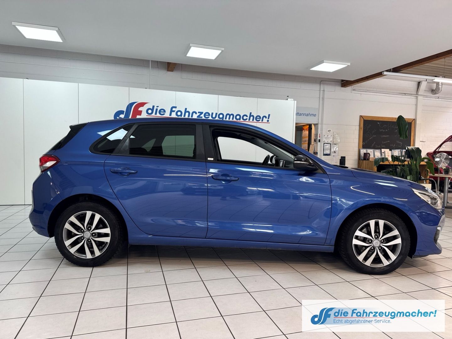 Fahrzeugabbildung Hyundai i30 YES! Navi Apple CarPlay Android Auto Mehrzon