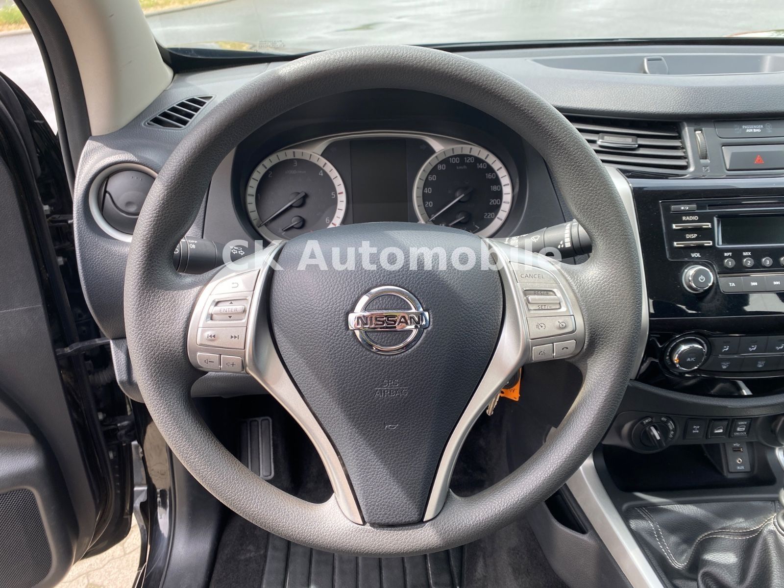 Fahrzeugabbildung Nissan Navara NP300 Acenta King Cab 4x4/AHK 3500 KG