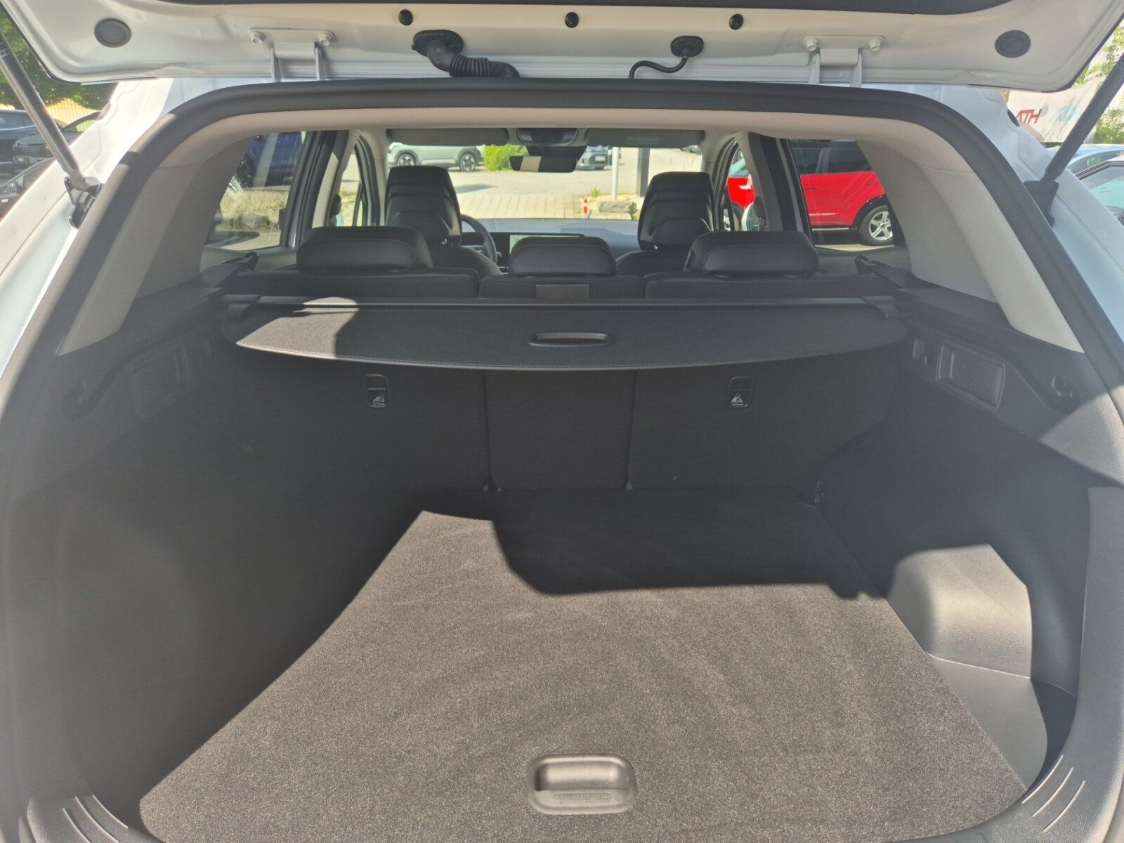 Fahrzeugabbildung Kia SPORTAGE 1.6T 2WD DCT VIS KOM