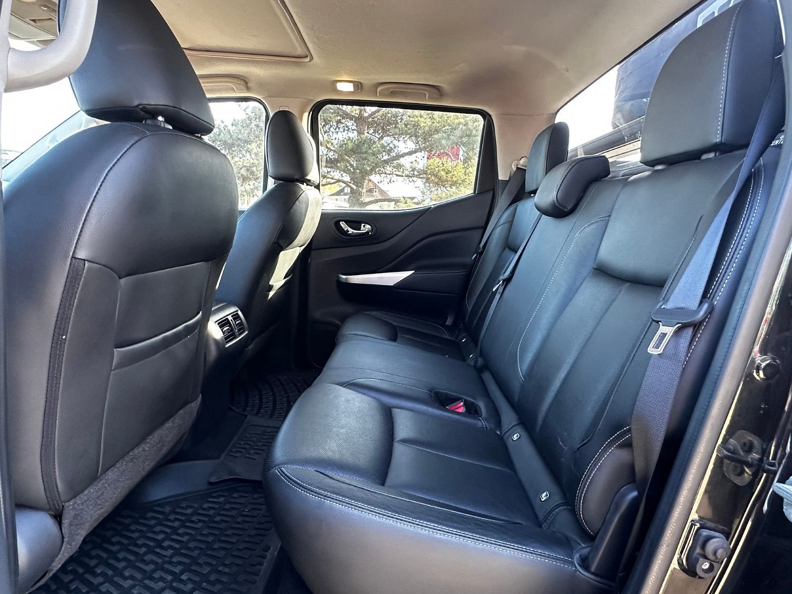 Fahrzeugabbildung Nissan Navara Tekna