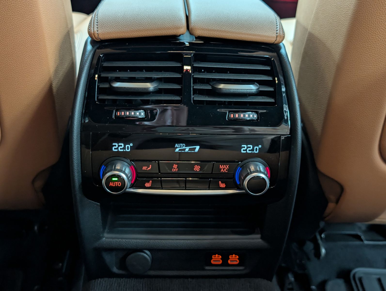 Fahrzeugabbildung BMW 520d M Sport MHEV LEDER HUD AMBI LED APP 4xSHZ