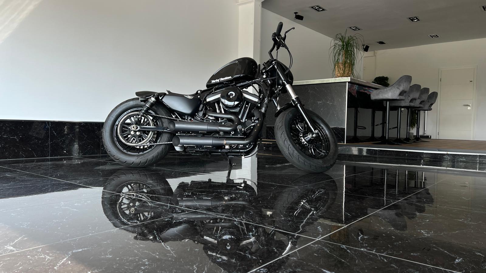 showroom-image-bottom