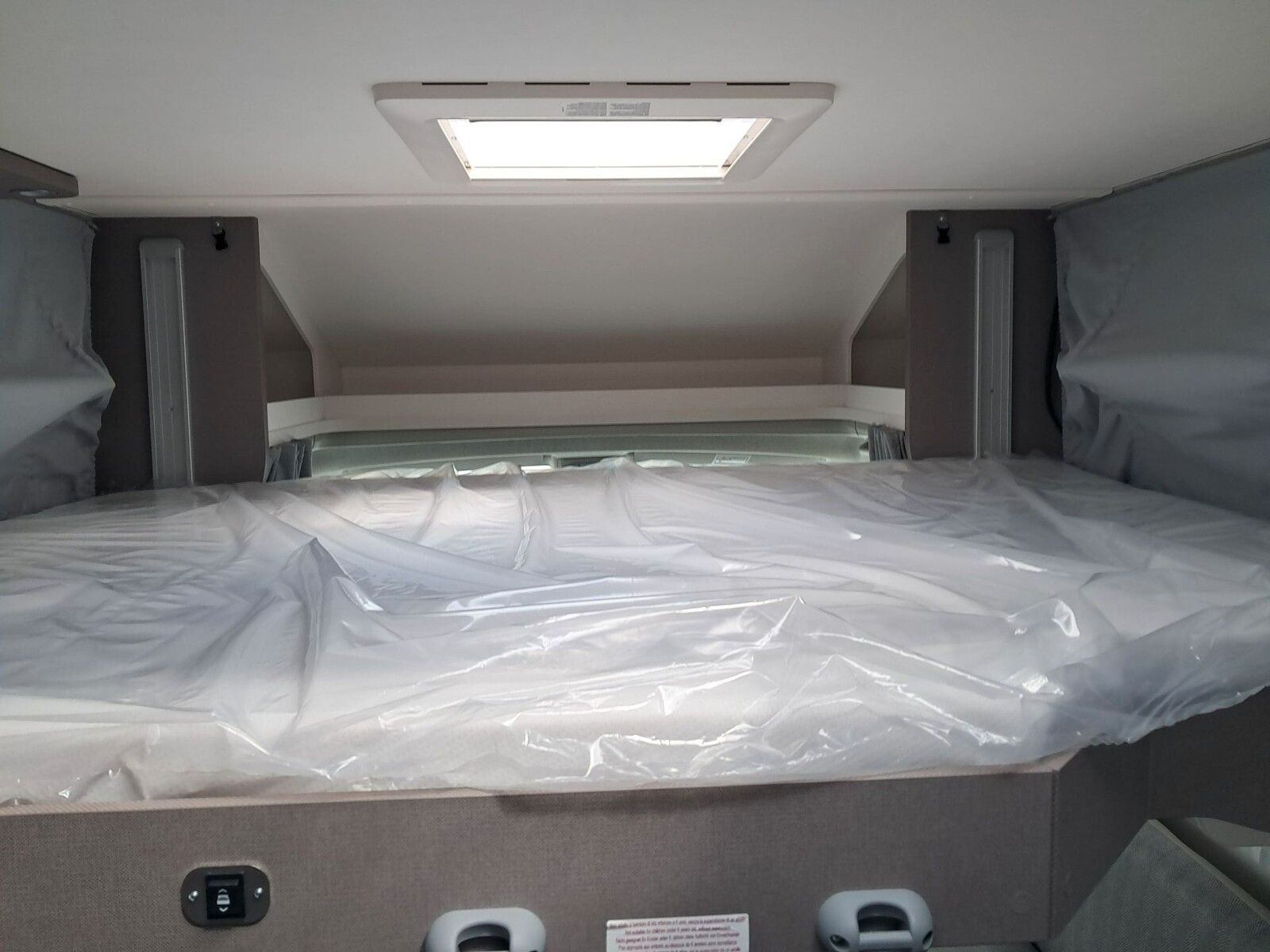 Fahrzeugabbildung Etrusco T 7400 SBC Automatik, Solaranlage, elek. Hubbett