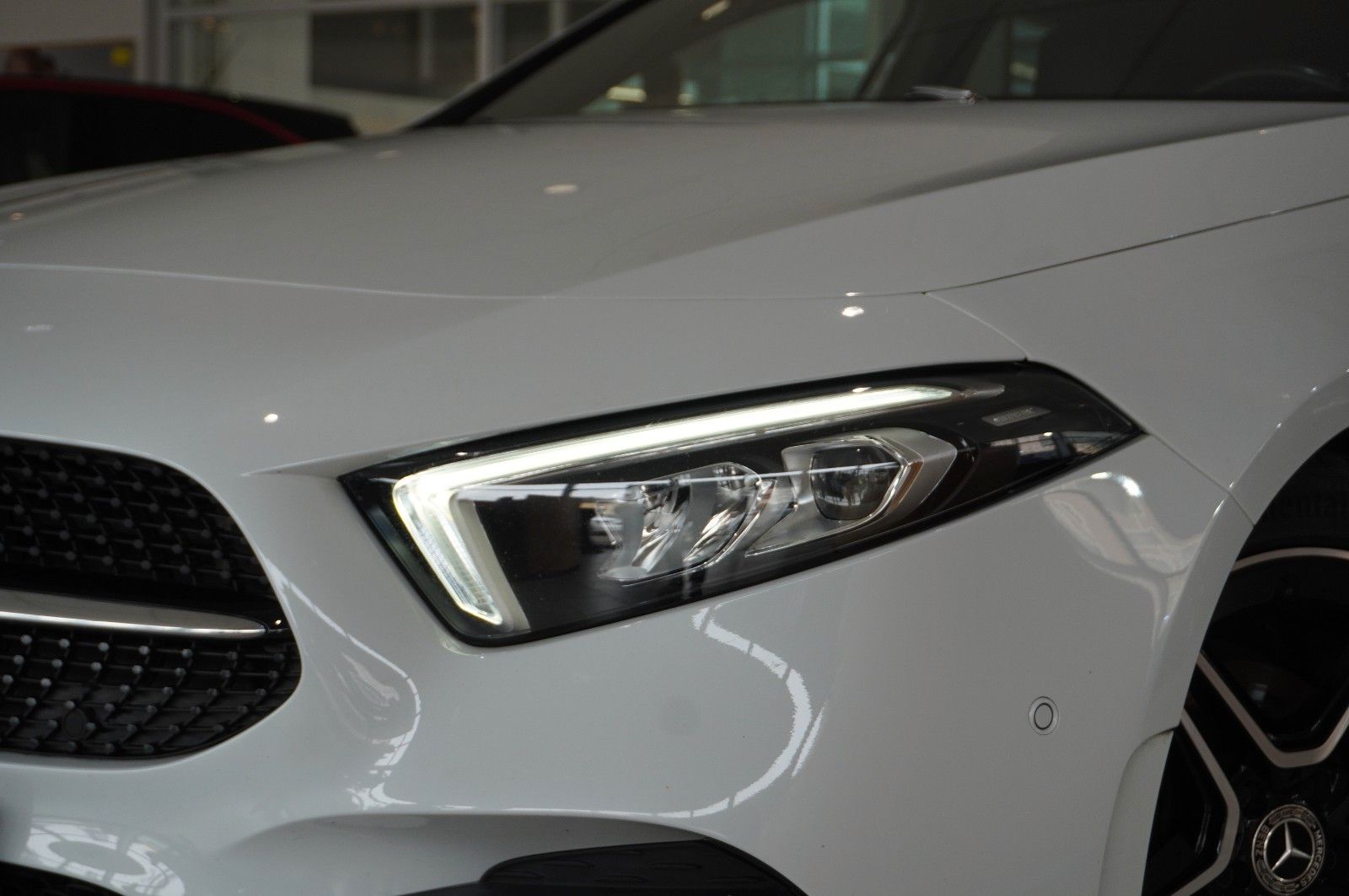 Fahrzeugabbildung Mercedes-Benz A 180 AMG LINE 7G-DCT NAVI/LED/VIRT./KAMERA/DAB+
