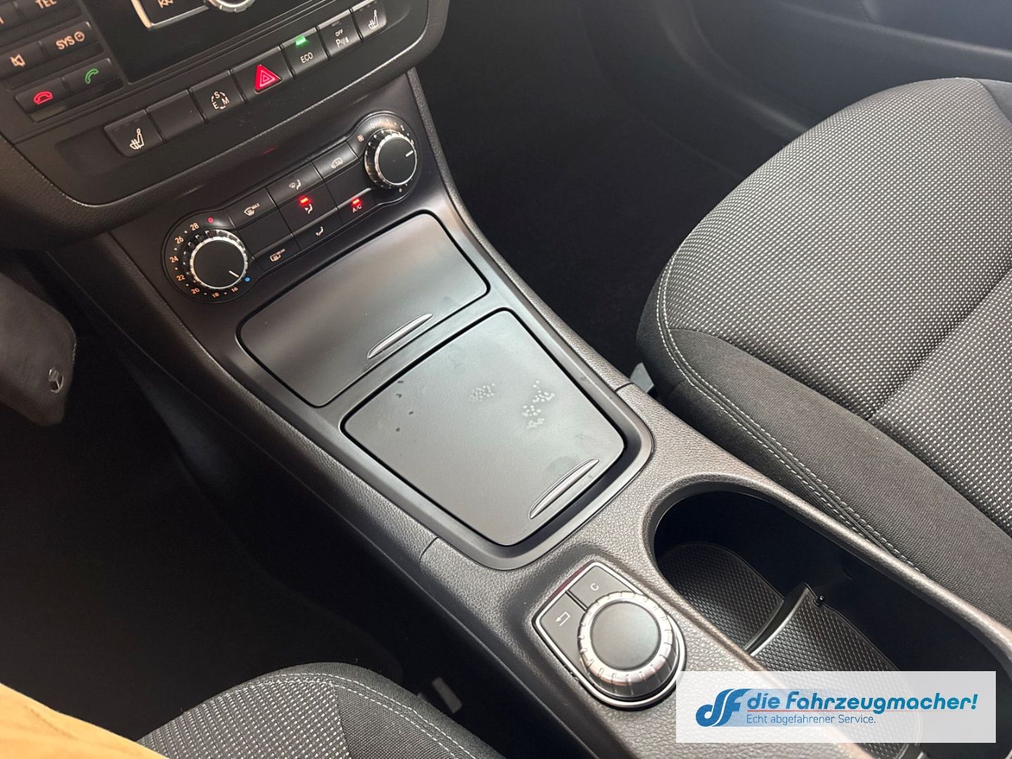 Fahrzeugabbildung Mercedes-Benz B 180 Bi-Xenon SHZ Parklenkass. Rückfahrkam. Not