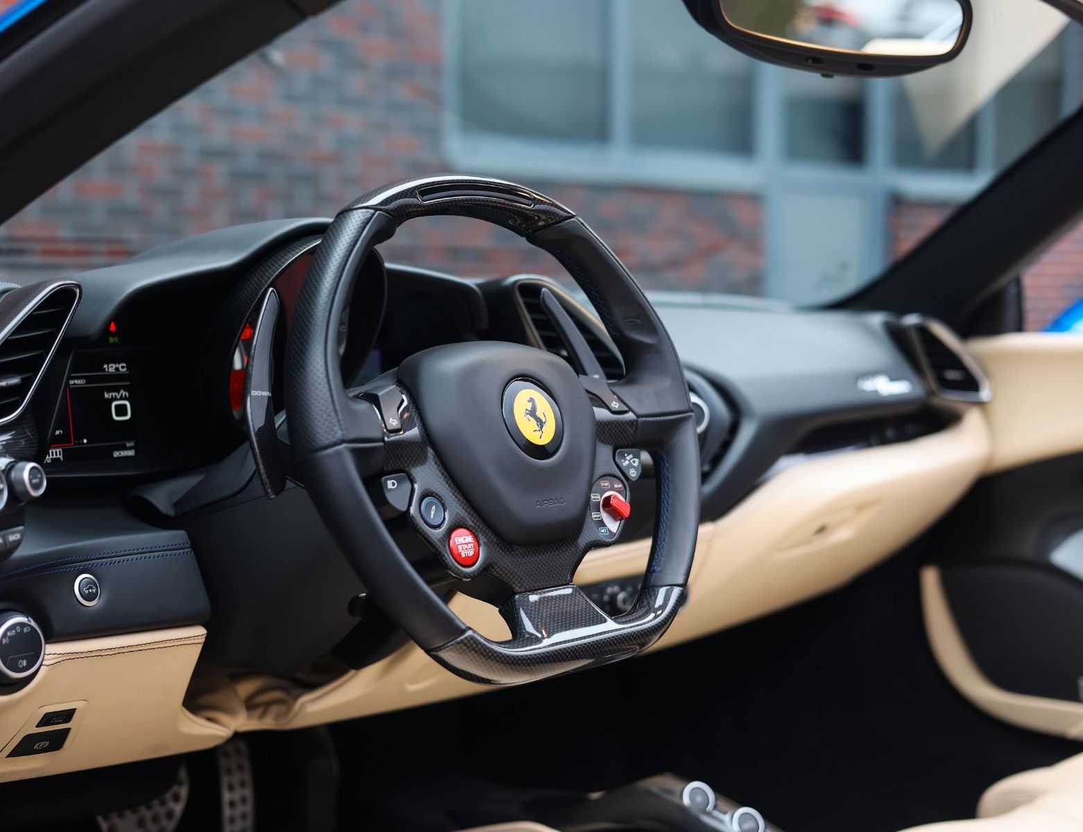 Ferrari 488 Spider | Lift - JBL - Scheckheft imagem 3