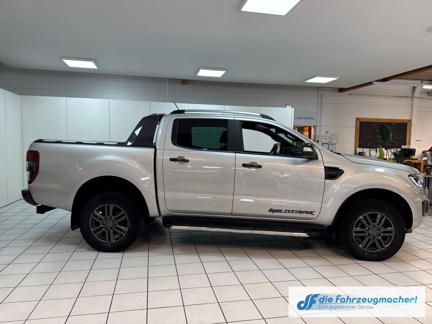Fahrzeugabbildung Ford Ranger Wildtrak DOKA 212PS 4x4 AHK Navi Leder LE