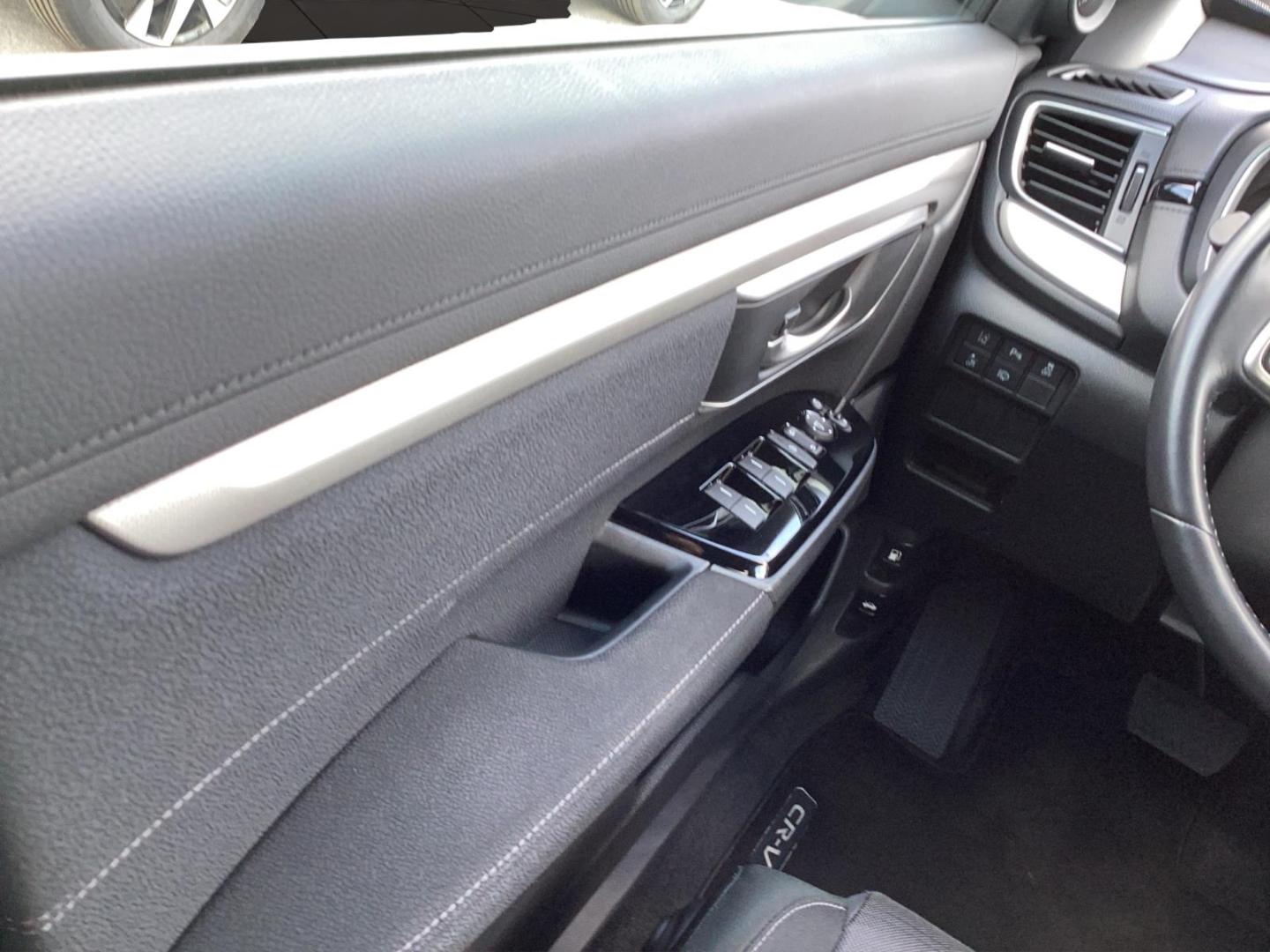 Honda CR-V i-MMD HYBRID 4WD ELEGANCE+NAVI+SHZ+SENSING+