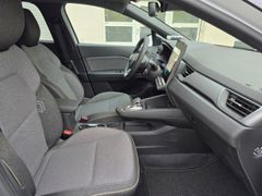 Fahrzeugabbildung Captur II Techno 1.6 E-TECH Hybrid 145 EU6e