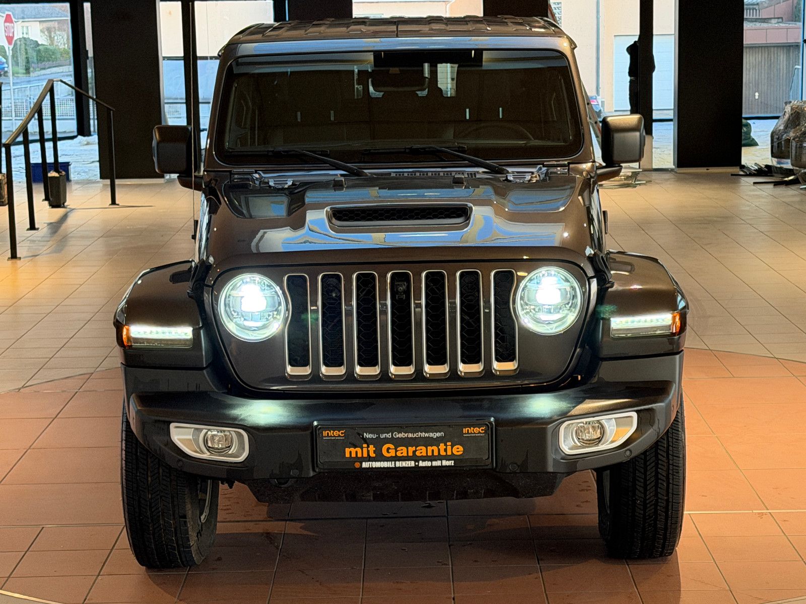 Fahrzeugabbildung Jeep Gladiator Overland 4WD/VOLL/NEUWAGENZUSTAND/