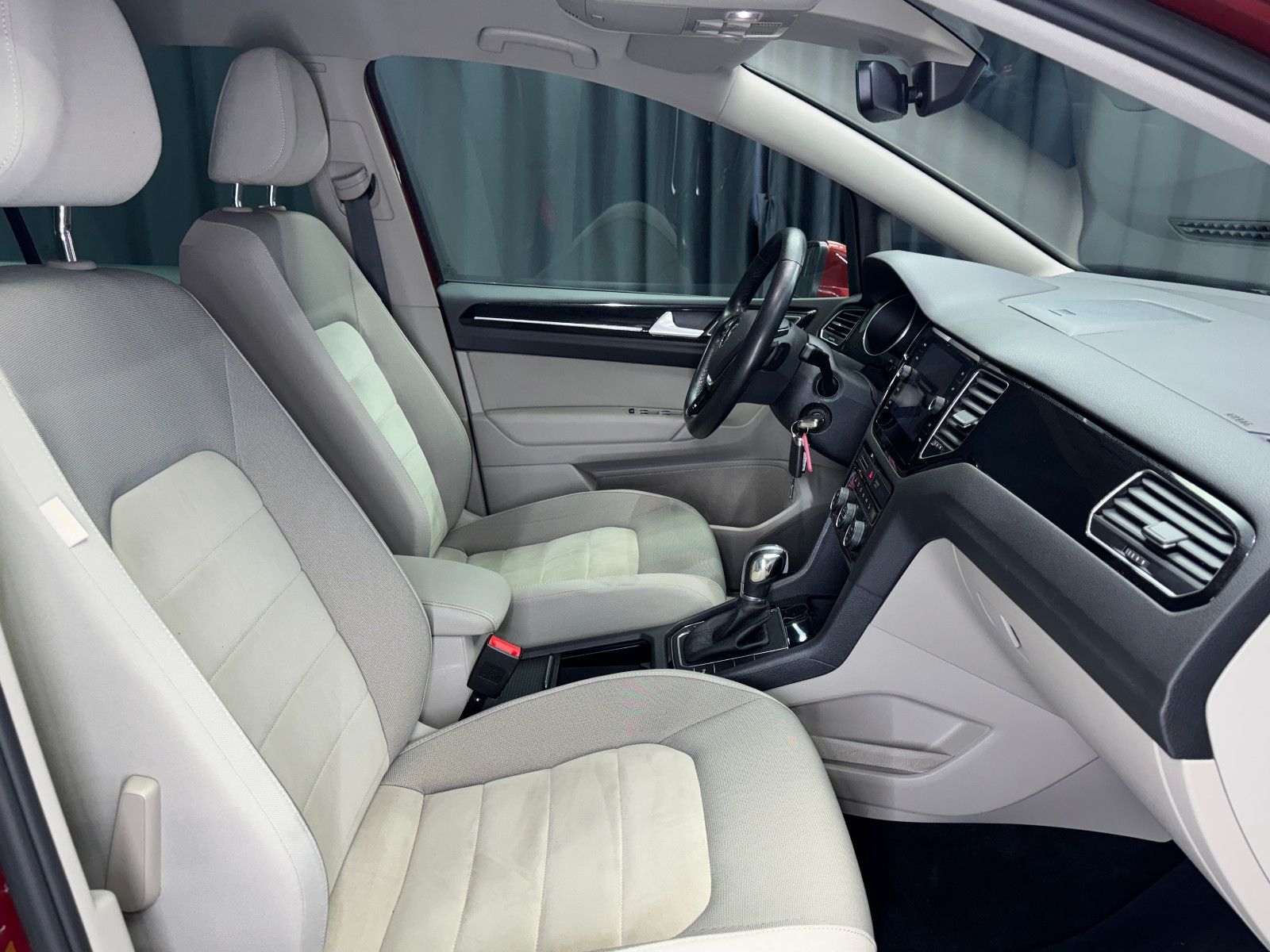 Fahrzeugabbildung Volkswagen Golf Sportsvan VII 1.5TSI  Highline|NAVI|KAMERA