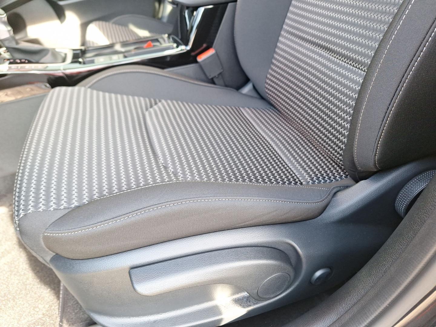 Kia Ceed_sw Ultimate Edition 1.5 DCT Mild-Hybrid Sty