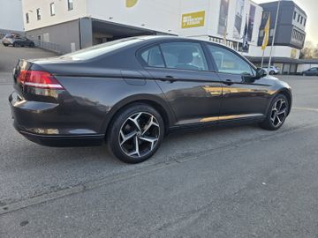 Volkswagen Passat - 7