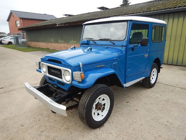 Toyota Land Cruiser BJ42