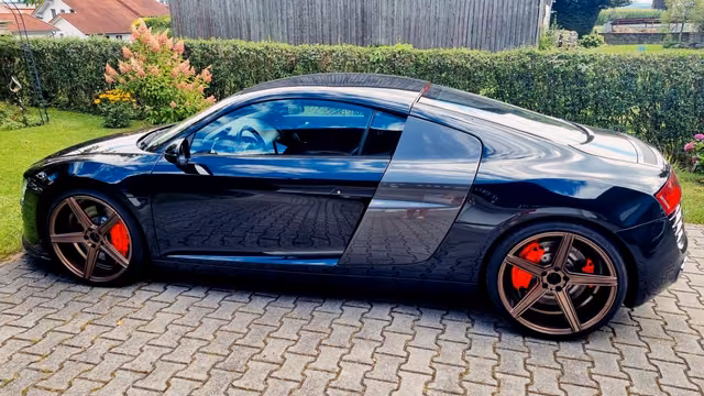 Audi R8 4.2 FSI R tronic quattro -