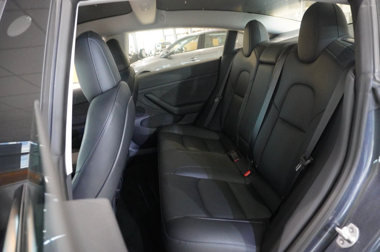 Fahrzeugabbildung Tesla Model 3 LONGRANGE DUAL-MOTOR NAVI/KAMERA/SHZ/AMD