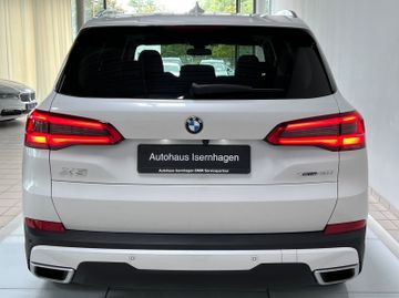 Fahrzeugabbildung BMW X5 xD40i Panorama Kamera Alarm AHK AdLED M Sport