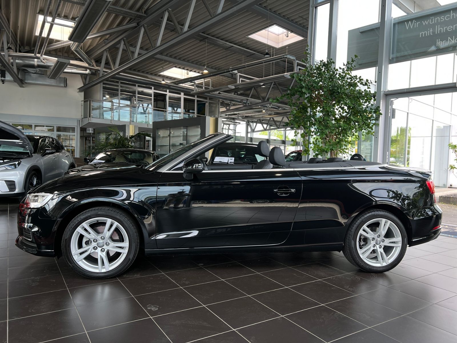 Fahrzeugabbildung Audi A3 Cabriolet  design 35 TFSI S tronic NAVI GRA S